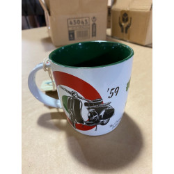 Mug VESPA céramique, diamètre intérieur 8,5 x largeur 13 x hauteur 9 cm passe au lave vaisselle et micro-ondes