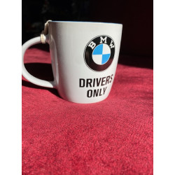 Mug BMW DRIVERS ONLY Tasse, Céramique, diamètre intérieur 8,5 x largeur 13 x hauteur 9 cm passe au lave vaisselle et micro-ondes