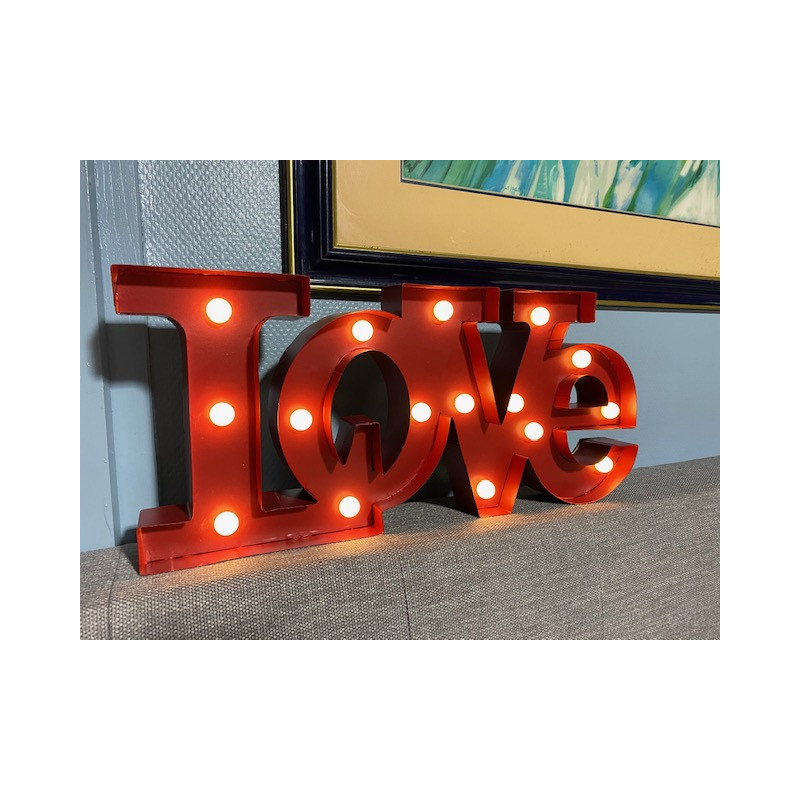 LOVE quartier rouge DÉCORATION MURALE MÉTAL largeur 46 cm LEDS ROUGE