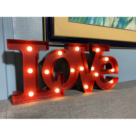 LOVE quartier rouge DÉCORATION MURALE MÉTAL largeur 46 cm LEDS ROUGE