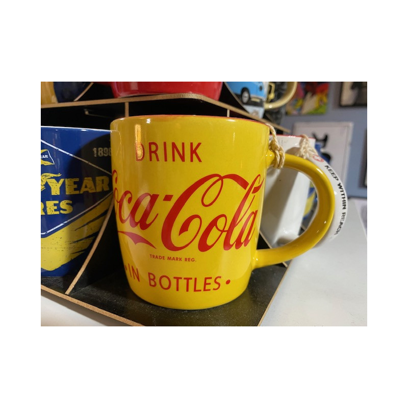 Mug COCA COLA Tasse céramique, diamètre intérieur 8,5 x largeur 13 x hauteur 9 cm passe au lave vaisselle et micro-ondes